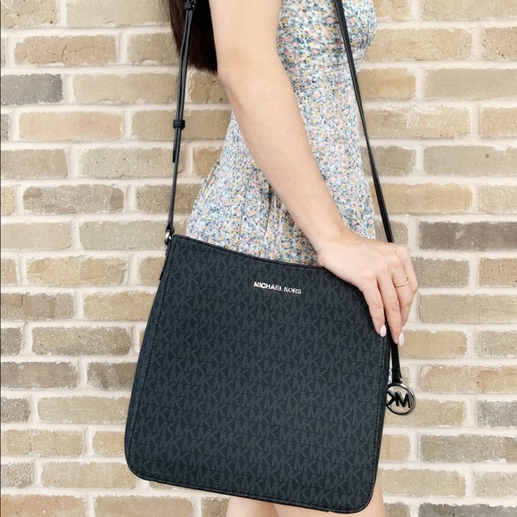 Michael Kors Handbags - Gaby’sBags👜💕-Michael Kors Large Bag Black MK